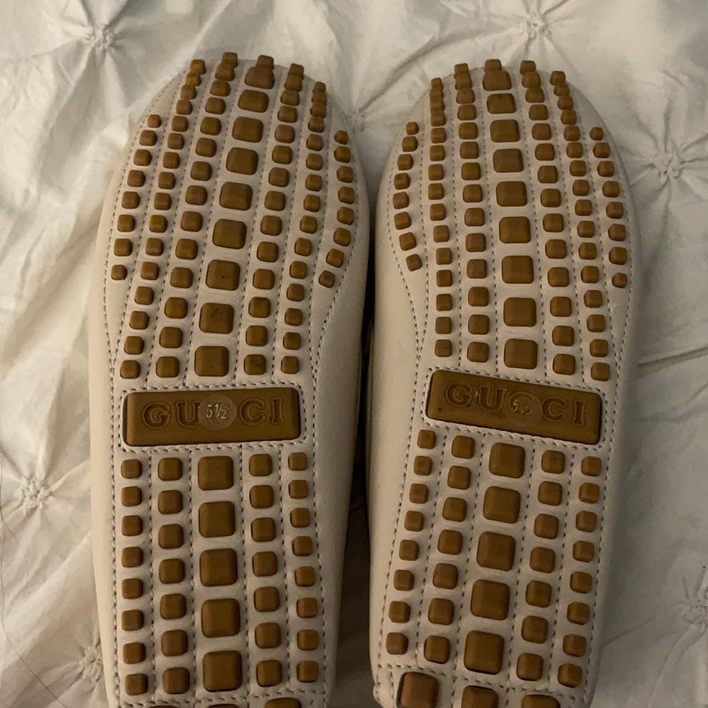 Too big Need a smaller size. Brand new authentic
